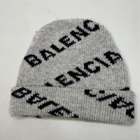 Authentic Balenciaga Grey & Black Logo Beanie – Unisex - Picture 1 of 14